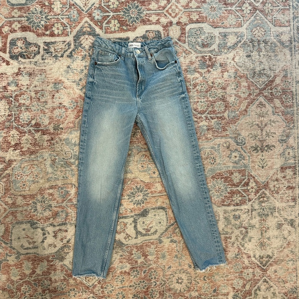 Zara high waisted mom jeans size 4
